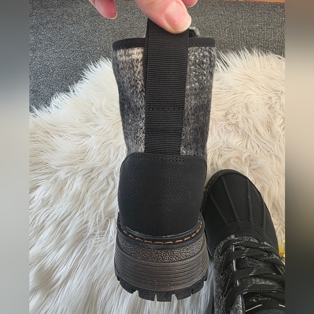 NWT Roxy Hail Ya Boot, Size 5 - Picture 12 of 17